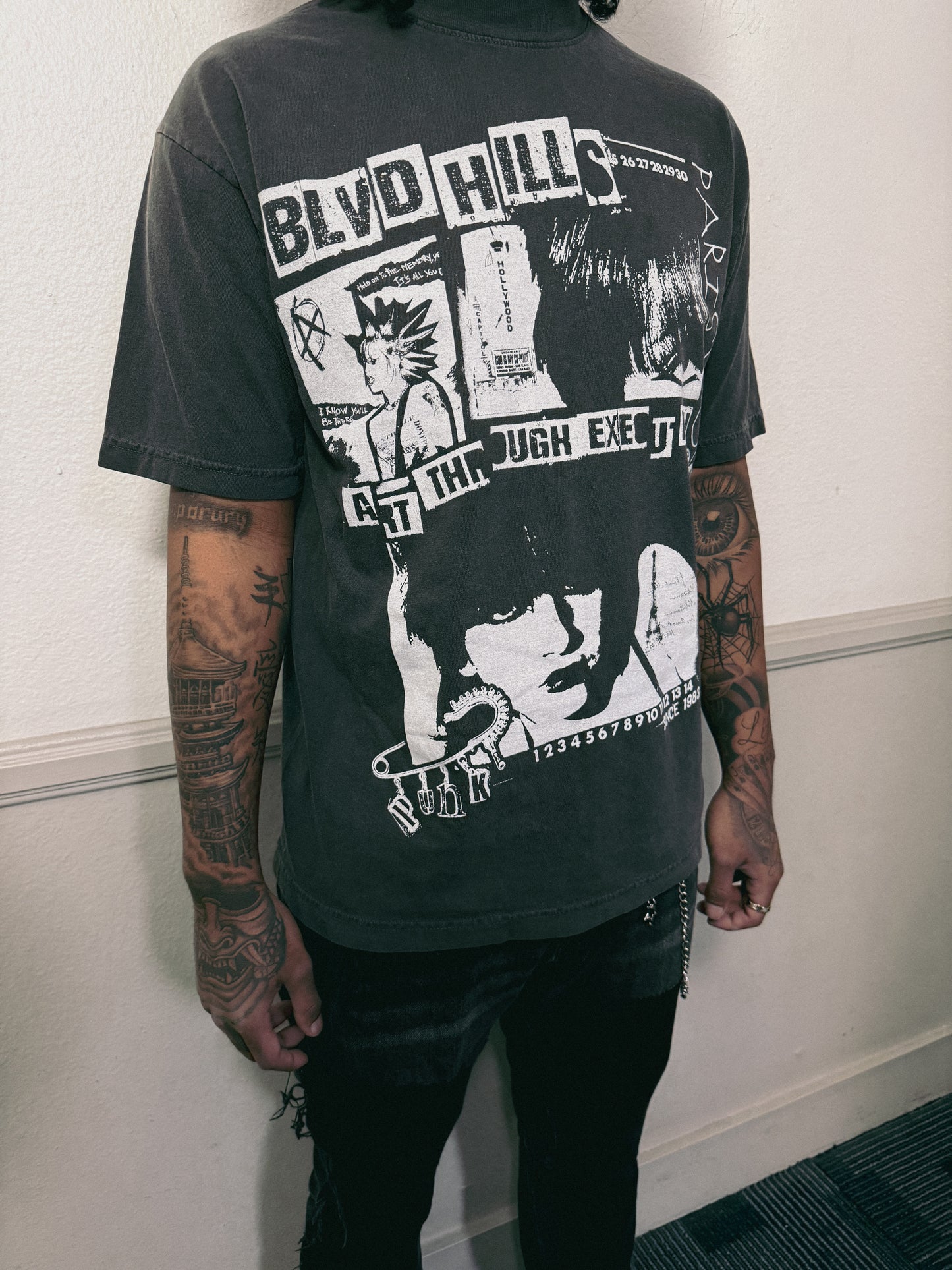 ART THROUGH EXECUTION TEE